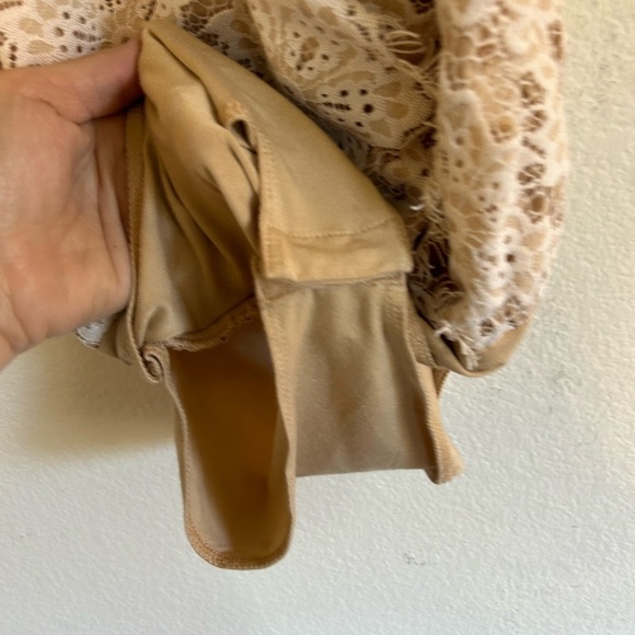 WAYF White Tan Lace V-Neck Adjustable Sleeveless Thong Bodysuit Medium - Picture 4 of 7